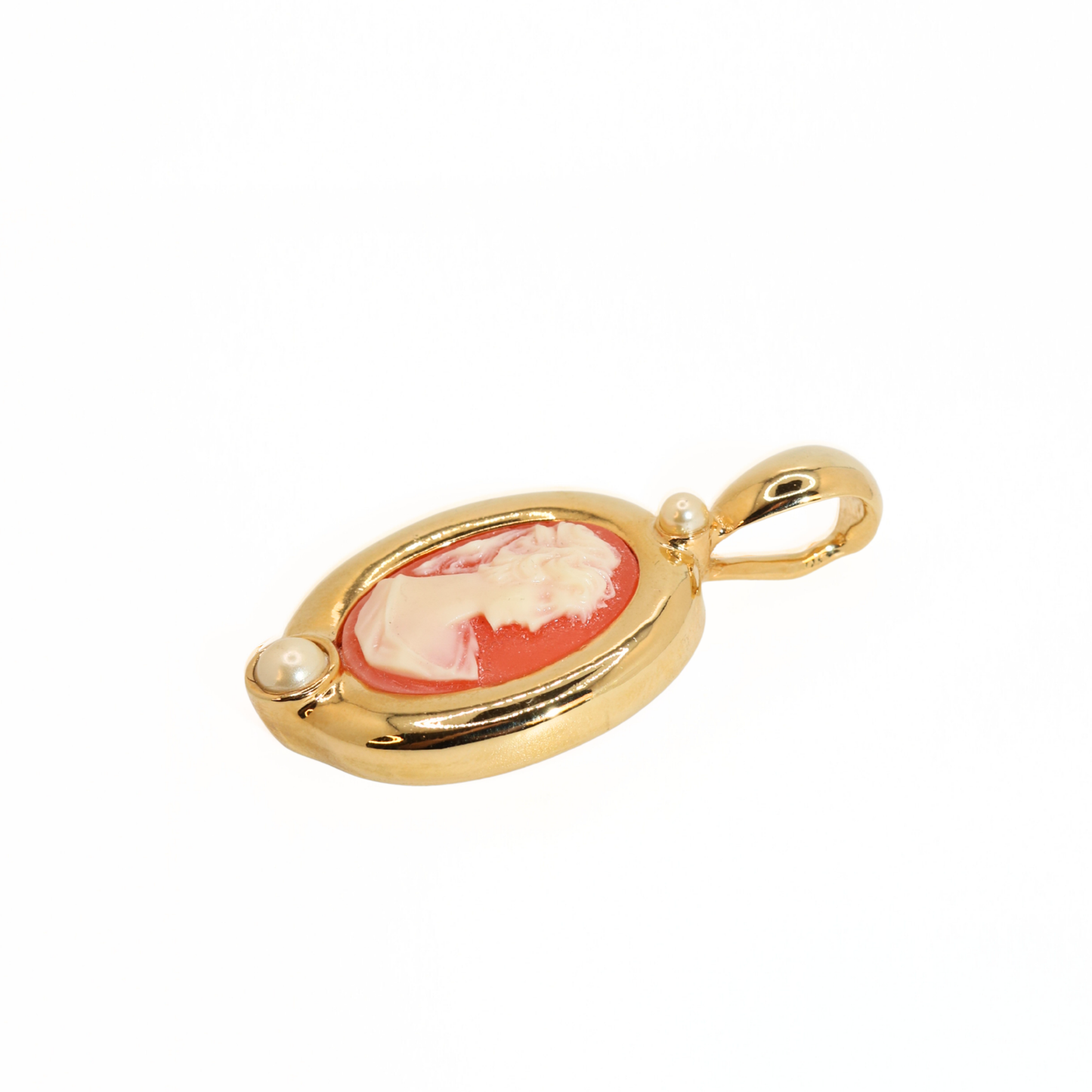 Vintage Gold Tone Oval Cameo Pendant