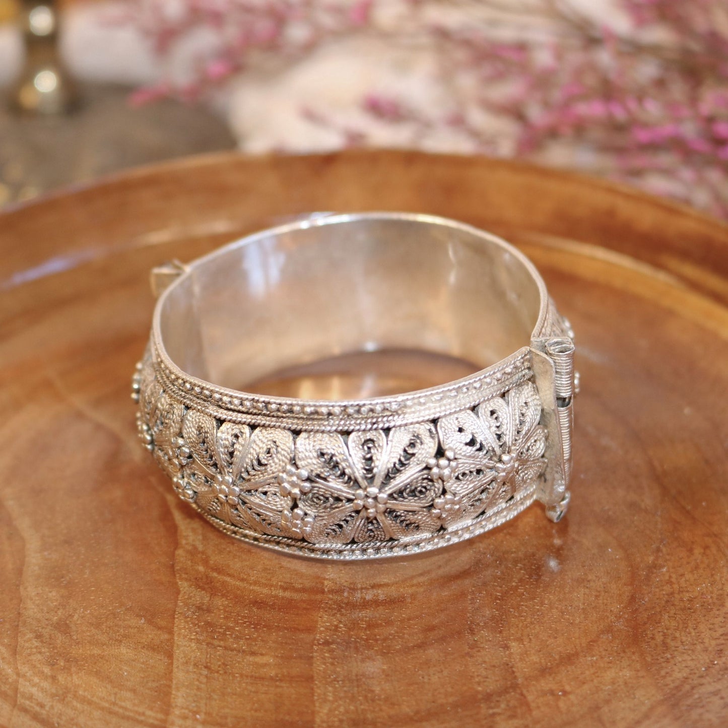 Vintage Sterling Silver Ornate Filigree Hinged Bangle Bracelet