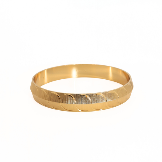 Vintage 1970s Monet Gold Tone Bangle Bracelet