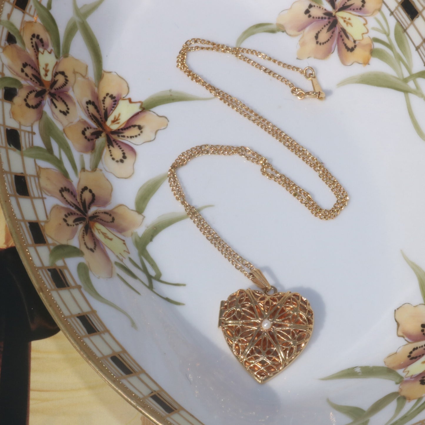 Gold Tone Filigree Heart Locket Necklace